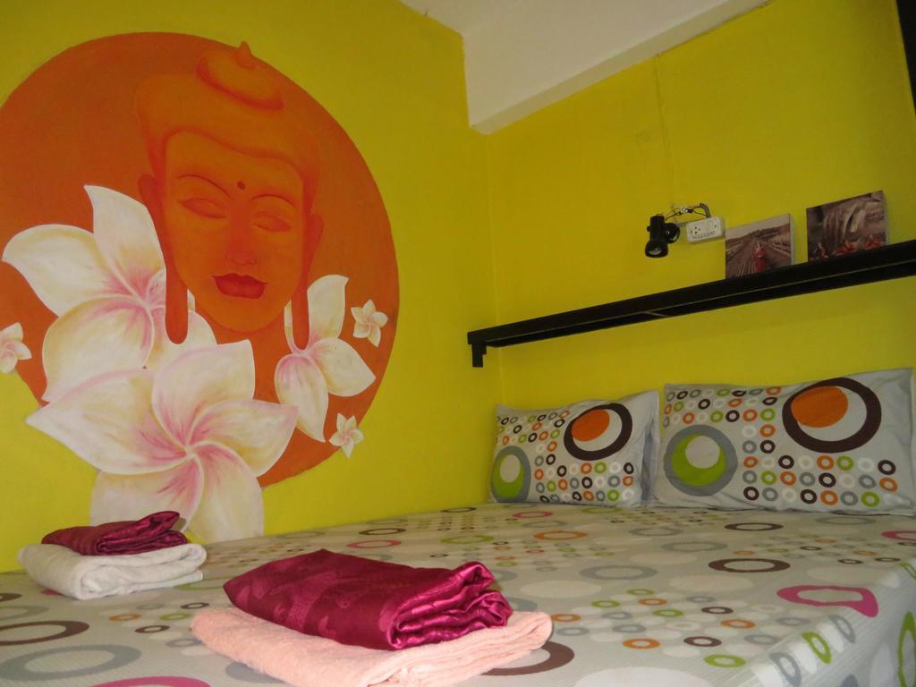 Same Same Guesthouse, Bar & Restaurant (Adults Only) หาดริ้น ภายนอก รูปภาพ