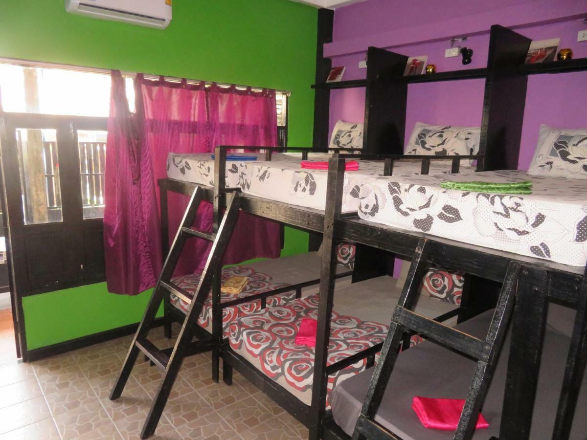 Same Same Guesthouse, Bar & Restaurant (Adults Only) หาดริ้น ภายนอก รูปภาพ