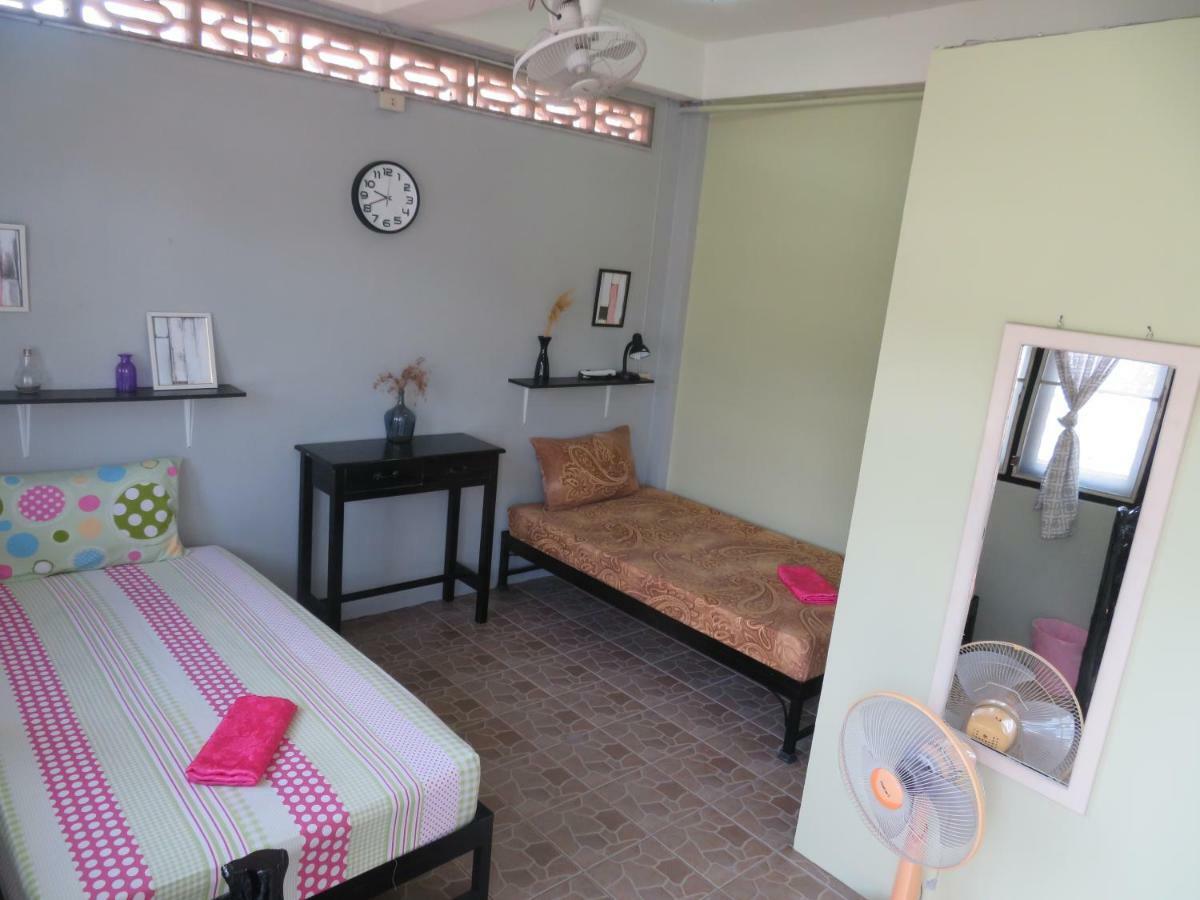 Same Same Guesthouse, Bar & Restaurant (Adults Only) หาดริ้น ภายนอก รูปภาพ
